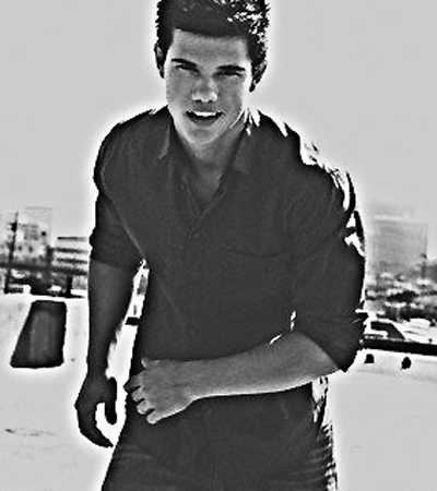 Taylor Lautner Pictures, Images and Photos