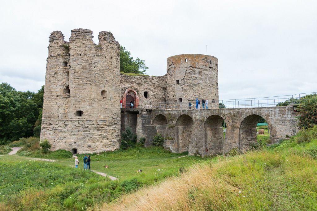 photo Koporye-16AUG2015-LoRes-0117_zpszy7ssgaq.jpg