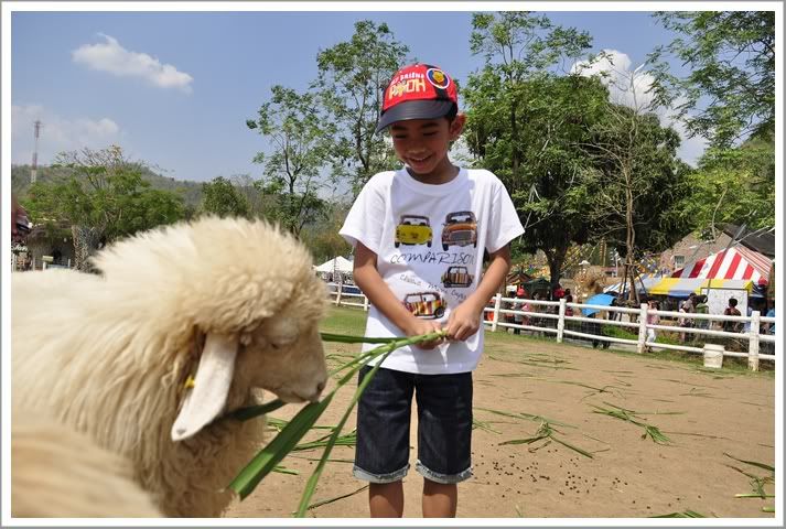 11 12 ก พ 55 เที่ยวสวนผึ้งกับเพื่อนๆ Villa Maroom