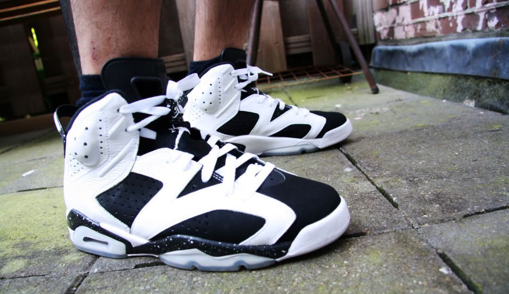 [img width=1024 height=591]http://i745.photobucket.com/albums/xx99/oldskoolpinda/Wivah/Jordans6oreos.jpg[/img]